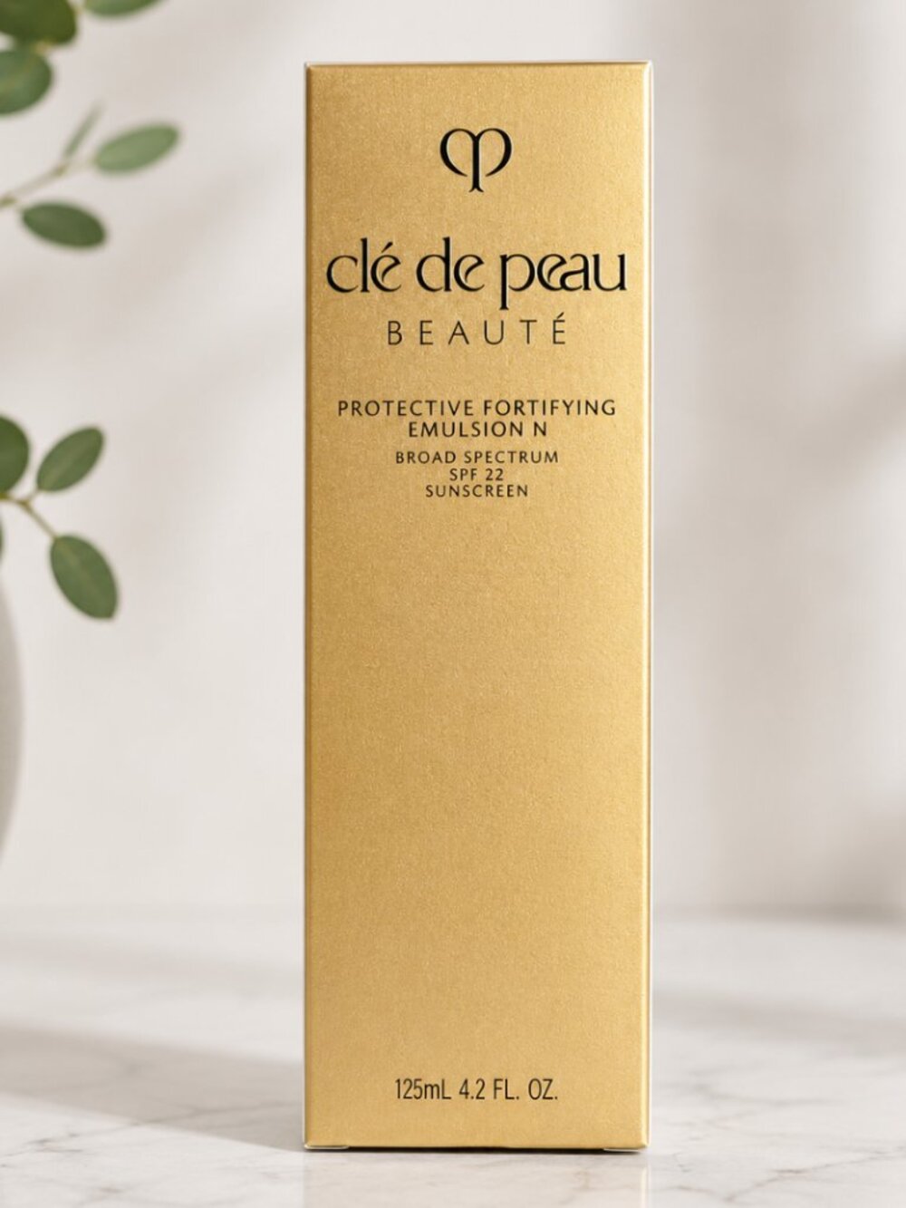 Clé de Peau Beauté Protective Fortifying Emulsion SPF 22 Sunscreen 125ml
